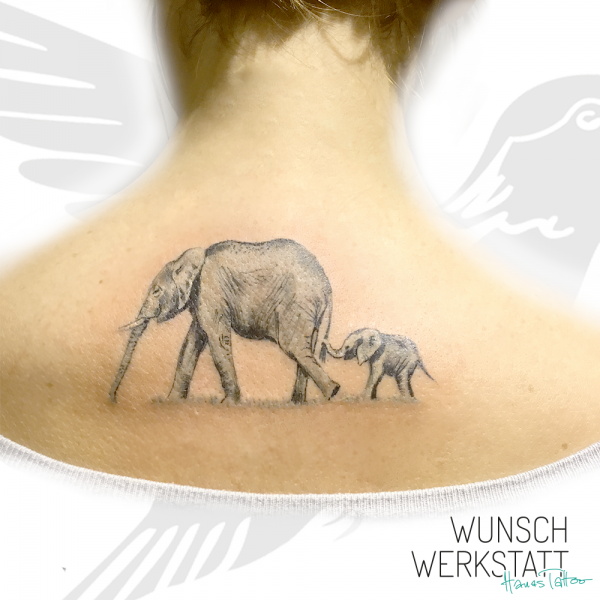 Elefant mit Baby Tattoo Rücken Wunschwerkstatt